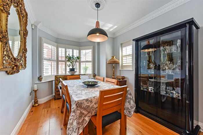 4 Bedroom Detached House For Sale In Balmoral Road, Andover, SP10