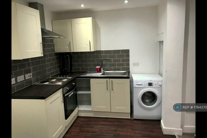 Studio To Rent In Roundhay Road, Leeds, LS8