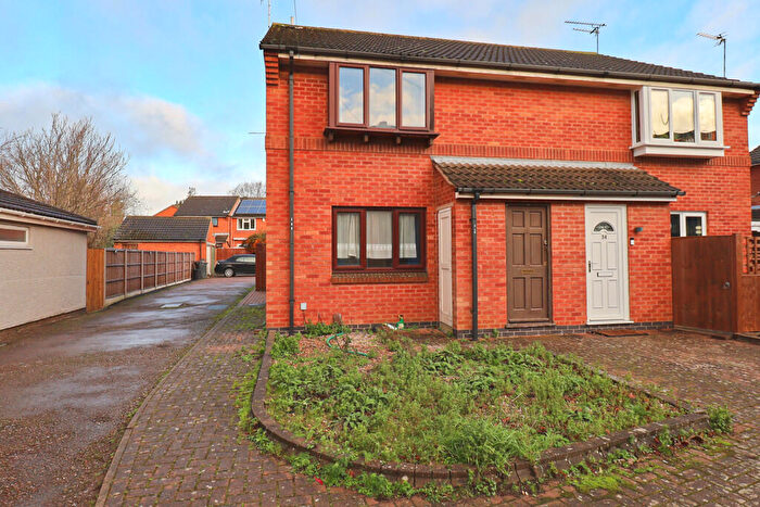 1 Bedroom Semi Detached House For Sale In Wood Street, Hinckley, Leicestershire, LE10