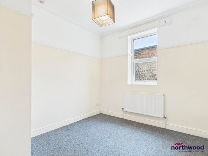 1 Bedroom Flat To Rent In Seaside, Eastbourne, BN22