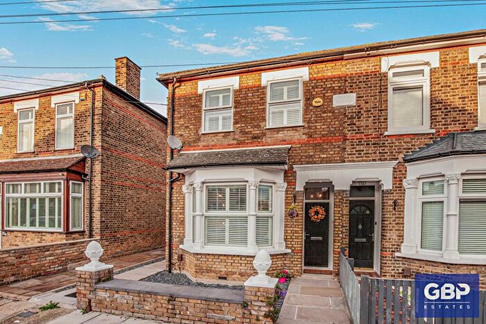 2 Bedroom Semi Detached House For Sale In Mildmay Road, Romford, RM7