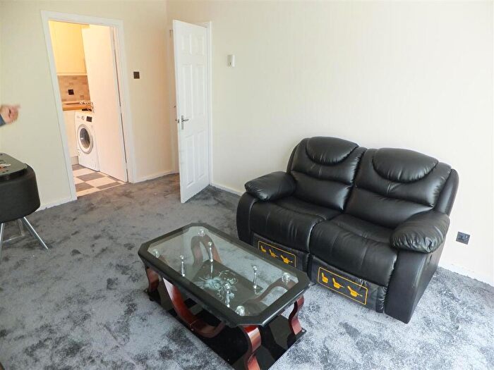 1 Bedroom Apartment To Rent In Warwick House, Central Avenue, Manchester, M19
