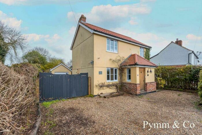 3 Bedroom Detached House For Sale In Queen Street, Wymondham, NR18