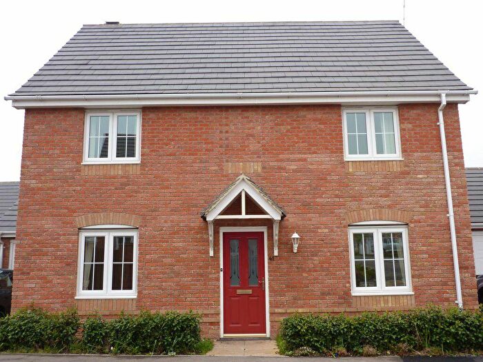 4 Bedroom Detached House To Rent In Rochester Road, NN18