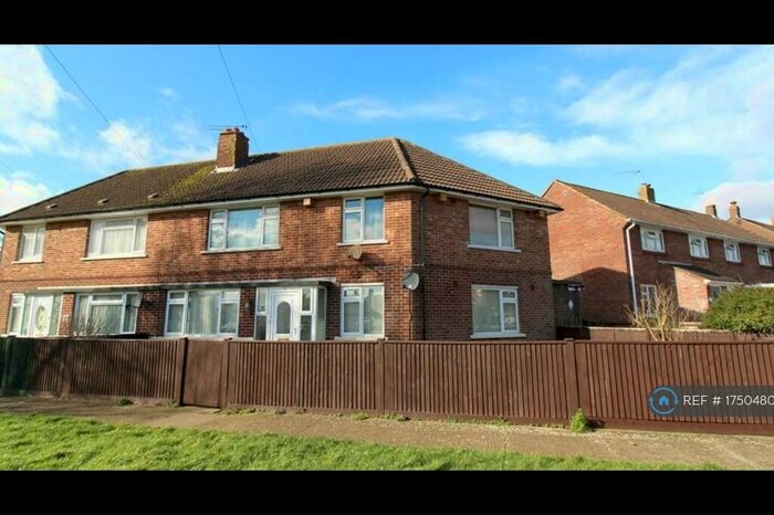 2 Bedroom Flat To Rent In Hillson Drive, Fareham, PO15