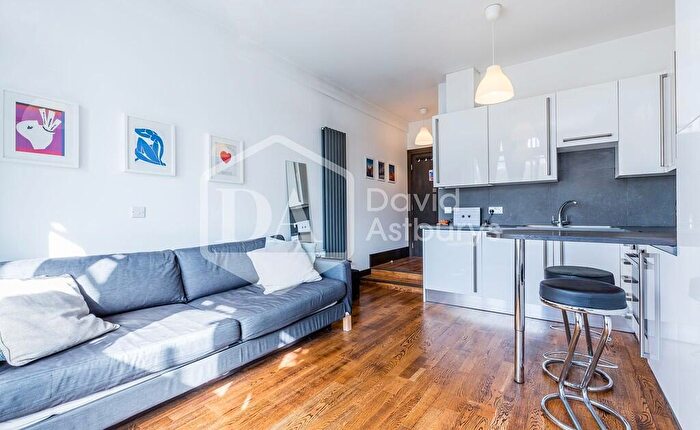 Apartment To Rent In Lynton Road, Crouch End, London, N8