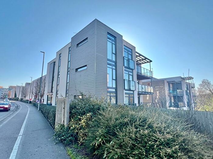 2 Bedroom Flat To Rent In Firepool View, Taunton, TA1