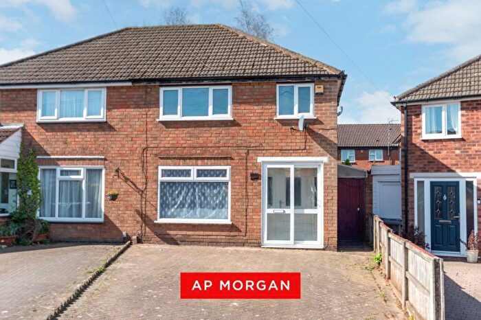 3 Bedroom Semi Detached House For Sale In Foxland Avenue, Rednal, Birmingham, West Midlands, B45