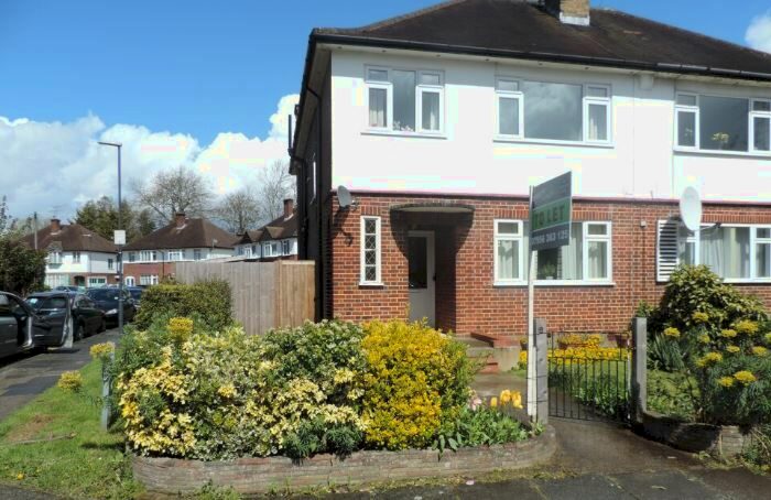 Studio To Rent In Holwell Place, Pinner, HA5