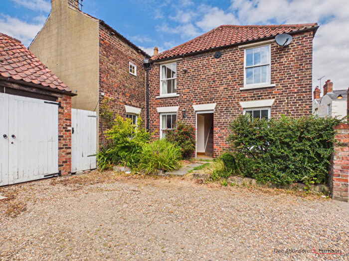 4 Bedroom House To Rent In Grosvenor Place, Beverley, HU17