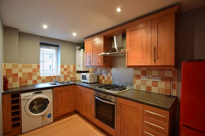 2 Bedroom Flat To Rent In Foster Drive, Gateshead, NE8