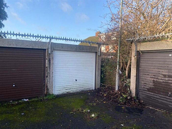 Garage / Parking To Rent In Cressington Place, Bourne End, SL8