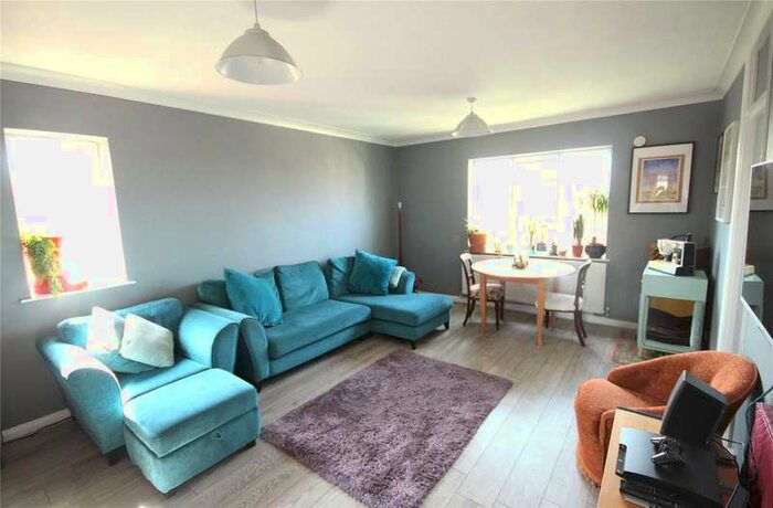 2 Bedroom Flat To Rent In Rowlands Close, Mill Hill, London NW7