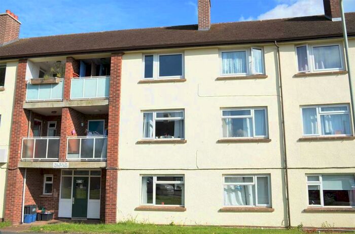 2 Bedroom Flat To Rent In Hammett Road, Cullompton, Devon, EX15