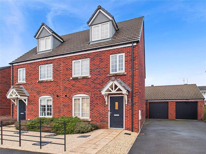 3 Bedroom Semi-Detached House For Sale In Woodgreen Square, Chinnor, Oxfordshire, OX39