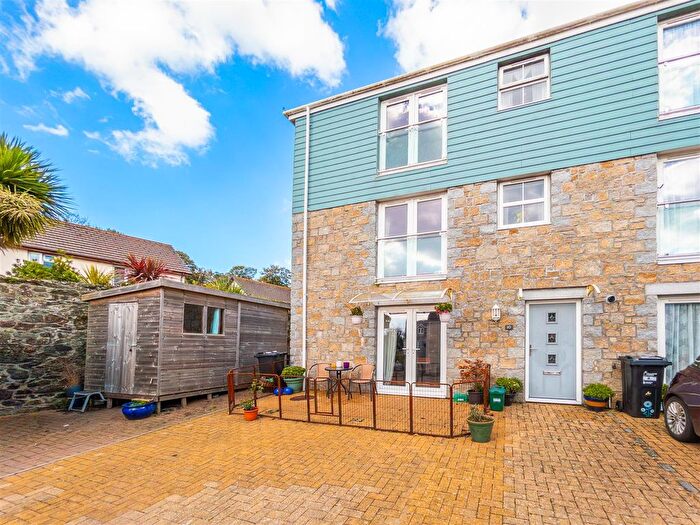 3 Bedroom End Terrace House For Sale In Flora Gardens, Helston, TR13