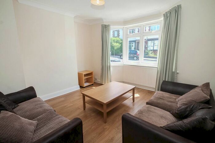 6 Bedroom Semi-Detached House To Rent In Rokeby Gardens, Headingley, Leeds, LS6