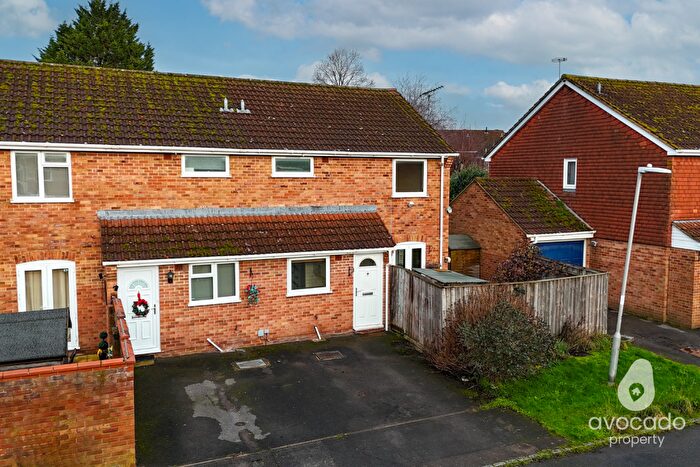 1 Bedroom Semi-Detached House For Sale In Fyfield Road, Thatcham, RG19