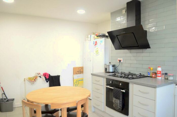 4 Bedroom Terraced House To Rent In / Academic Year Good Size Double Bedroom Student House On Tiverton Road, Selly Oak, Free Ultrafast M Broadb, B29