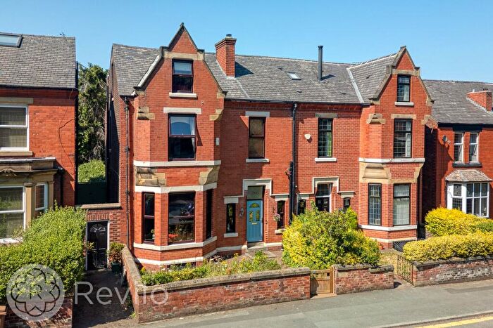 4 Bedroom Semi-Detached House For Sale In Bury Road, Rochdale, OL11