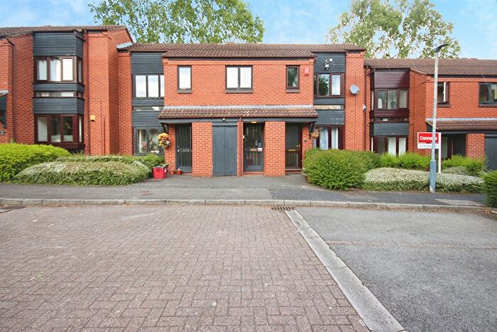 1 Bedroom Studio For Sale In Spring Pool, Warwick, CV34