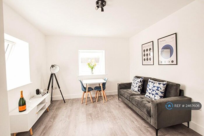 1 Bedroom Flat To Rent In Lea House, Sandbach, CW11