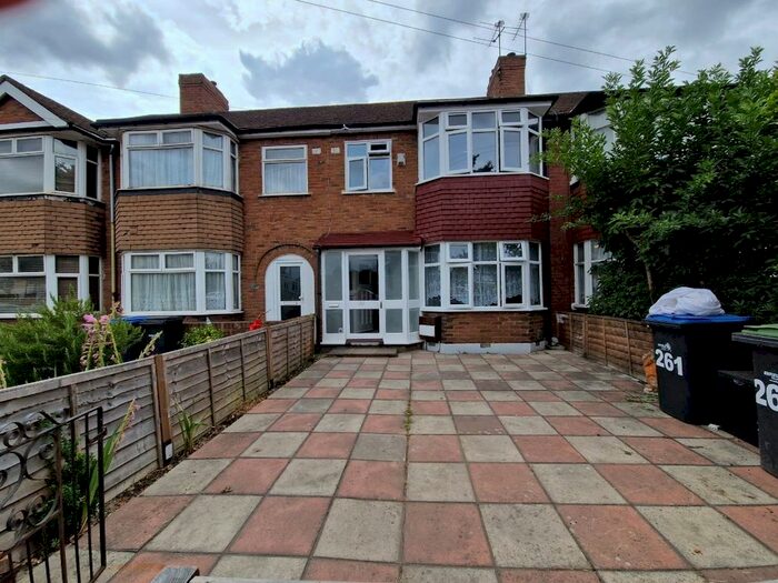 4 Bedroom Property To Rent In Southbury Road, Enfield, EN1