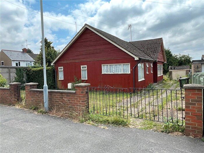 3 Bedroom Bungalow For Sale In Preston Path, Luton, LU2