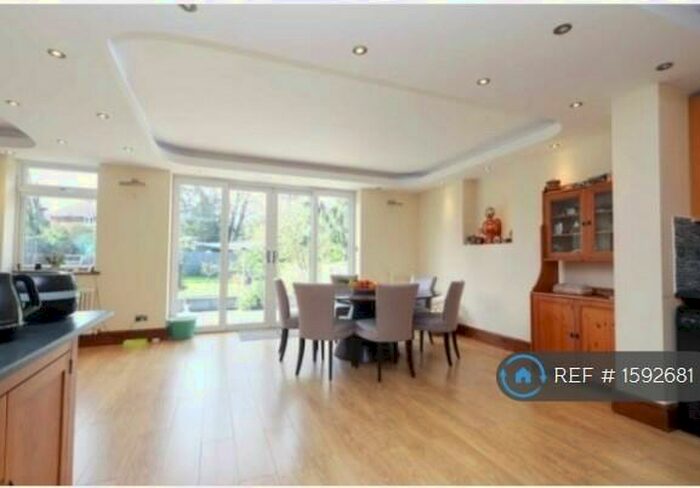 4 Bedroom Detached House To Rent In St Thomas Drive, Harrow, HA5