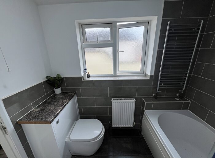 4 Bedroom Terraced House To Rent In Sausthorpe Street - Spare Rooms, LN5