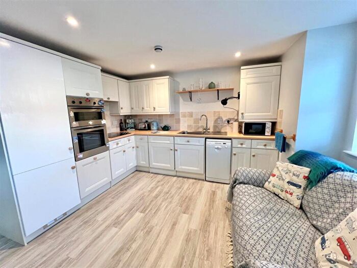 2 Bedroom Flat For Sale In Freshwater Bay, Isle Of Wight, PO40
