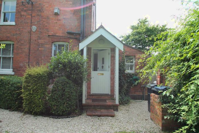 1 Bedroom Semi-Detached House To Rent In Greenfield Road, Harborne, B17