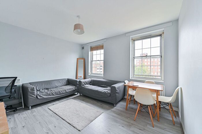 3 Bedroom Flat For Sale In William Bonney Estate, Clapham, London, SW4