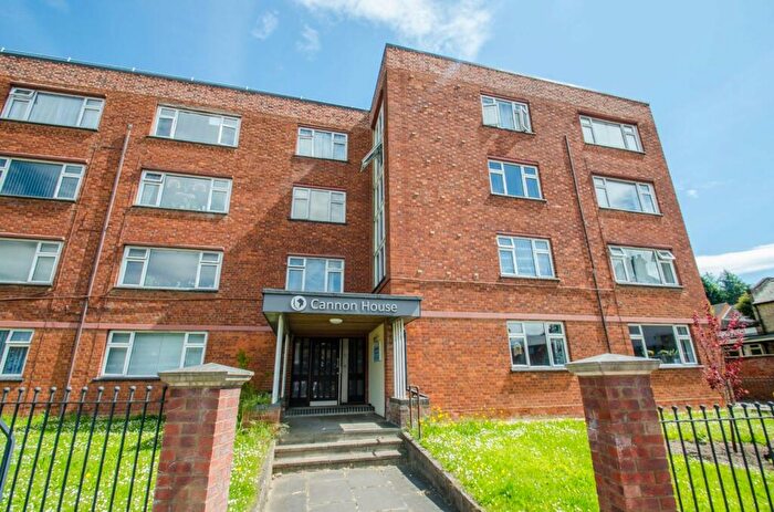 2 Bedroom Flat For Sale In Cannon House, Queen Street, Hitchin, Hertfordshire, SG4