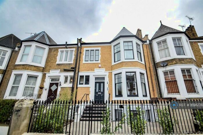 3 Bedroom Flat To Rent In Kyverdale Road, London, N16