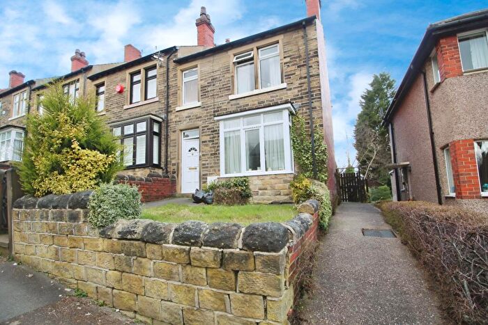 3 Bedroom End Of Terrace House For Sale In Thornfield Avenue, Huddersfield, West Yorkshire, HD4
