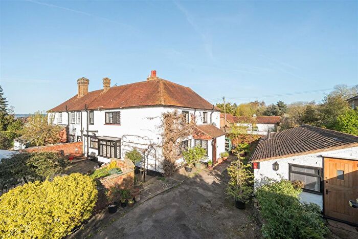 4 Bedroom Equestrian For Sale In East Farleigh, Maidstone, Kent, ME15