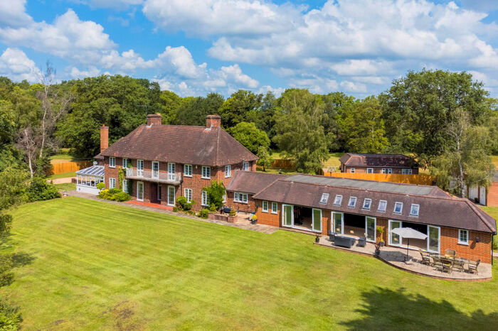 6 Bedroom Detached House For Sale In Red Lane, Reading, RG7