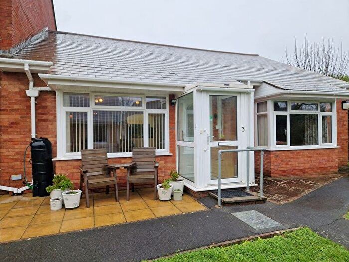 1 Bedroom Flat For Sale In Long Causeway, Exmouth, EX8