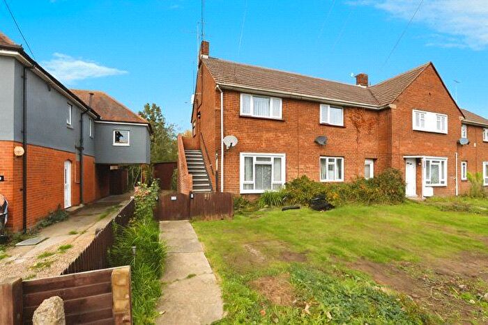 2 Bedroom Maisonette For Sale In Chapel Hill, Braintree, Essex, CM7