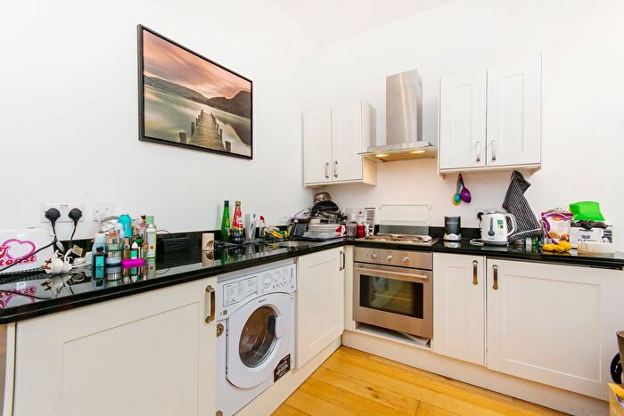 1 Bedroom Flat To Rent In Westow Street, London, SE19