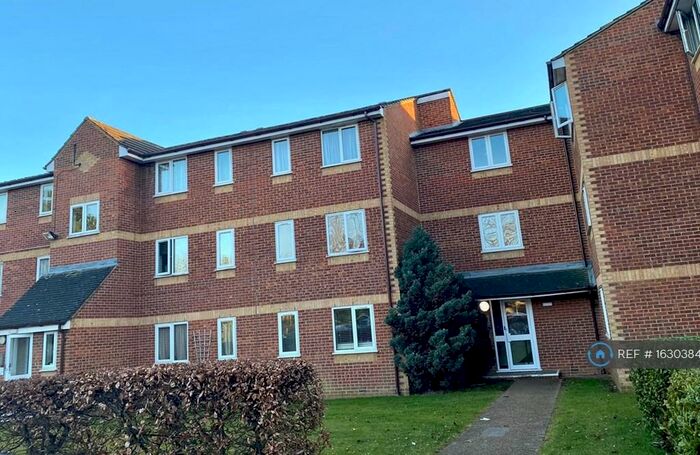 1 Bedroom Flat To Rent In Walpole Road, Slough, SL1