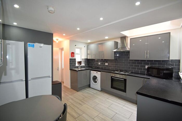 6 Bedroom House To Rent In Blackweir Terrace, Cathays, CF10