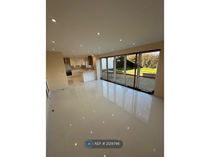 4 Bedroom Detached House To Rent In Nuneaton, Nuneaton, CV12