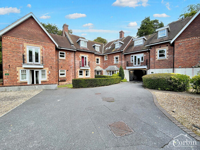 2 Bedroom Apartment To Rent In The Glade, Bournemouth, BH2