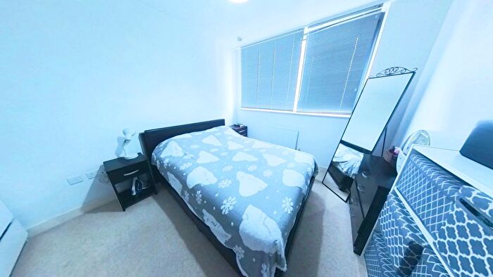 1 Bedroom Flat To Rent In Neutron Tower, East India, E14