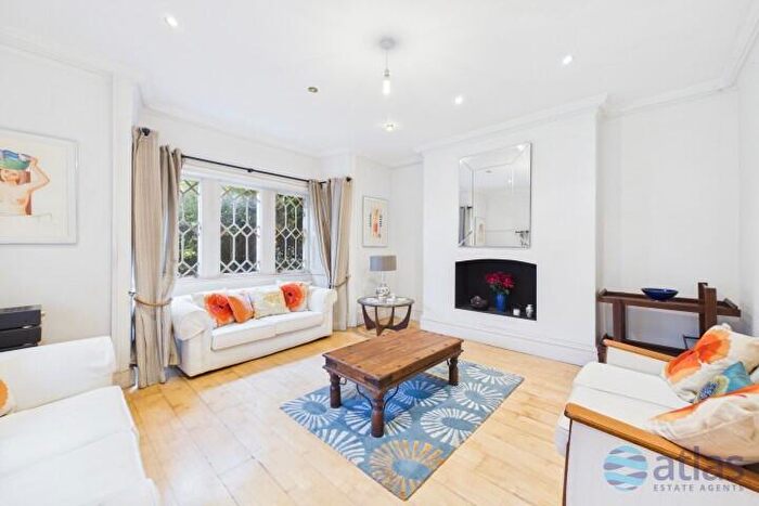 3 Bedroom Semi-Detached House For Sale In Elmswood Road, Aigburth, L17