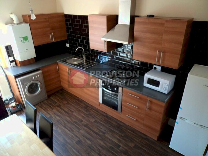 2 Bedroom End Of Terrace House To Rent In Harold Walk, Hyde Park, Leeds, LS6