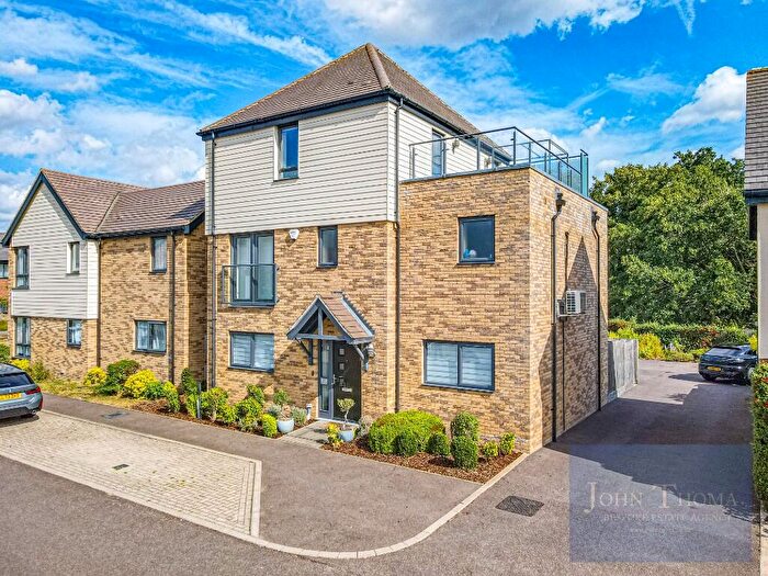 5 Bedroom Detached House For Sale In Park View, Chigwell, Essex, IG7