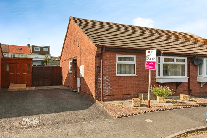 2 Bedroom Detached House For Sale In Nutfield Grove, Filton, Bristol, BS34